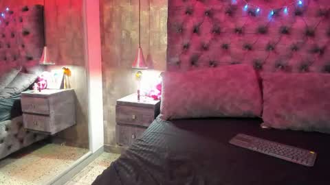 yiyisandoval online show from 11.08.25