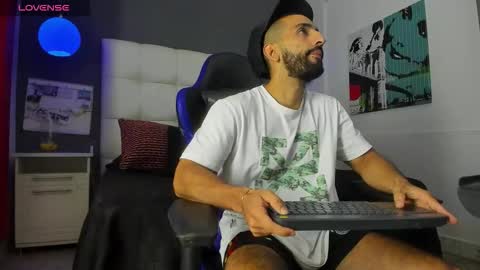 Snapshot of yiyo10_ chatting on 10.12.25 Yiyo online show from 10.12.25