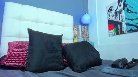 Snapshot of yiyo10_ chatting on 11.06.25 Yiyo online show from 11.06.25