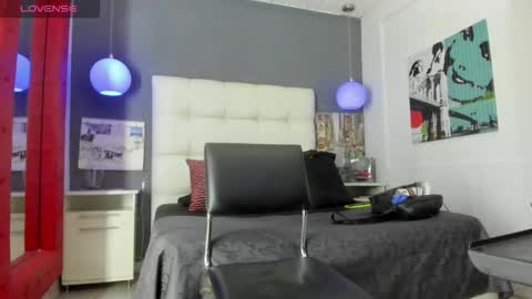 Yiyo online show from 12.20.25