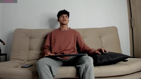 Snapshot of yizus_bonz chatting on 10.13.25 yizus_bonz online show from 10.13.25