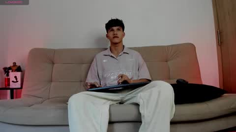 Snapshot of yizus_bonz chatting on 11.06.25 yizus_bonz online show from 11.06.25