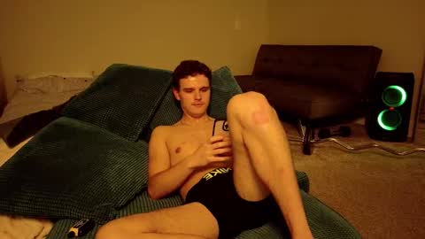 yngdesire1 online show from 11.23.25