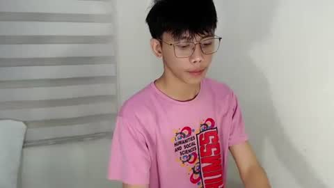 Snapshot of ynotyu chatting on 09.26.25 ynotyu online show from 09.26.25