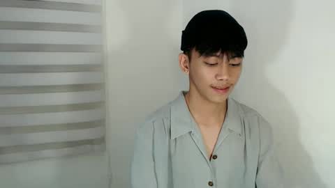 Snapshot of ynotyu chatting on 10.17.25 ynotyu online show from 10.17.25