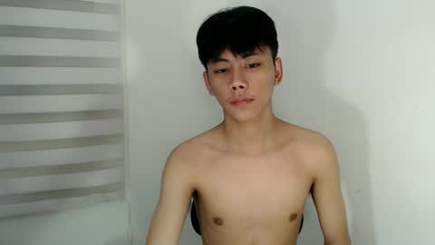 Snapshot of ynotyu chatting on 10.19.25 ynotyu online show from 10.19.25