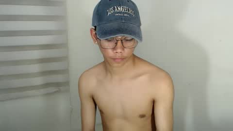 Snapshot of ynotyu chatting on 10.31.25 ynotyu online show from 10.31.25