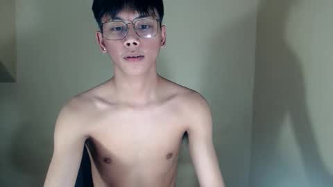 Snapshot of ynotyu chatting on 11.02.25 ynotyu online show from 11.02.25