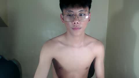 Snapshot of ynotyu chatting on 11.02.25 ynotyu online show from 11.02.25