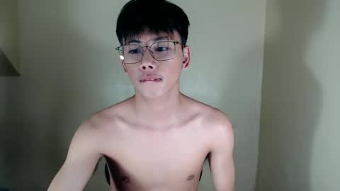 Snapshot of ynotyu chatting on 11.03.25 ynotyu online show from 11.03.25