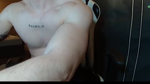 Snapshot of yo__an chatting on 01.07.25 Yo an online show from 01.07.25