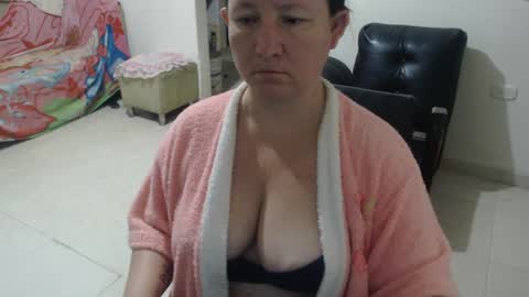 Snapshot of yohis_kiut25 chatting on 02.25.25 yohis online show from 02.25.25