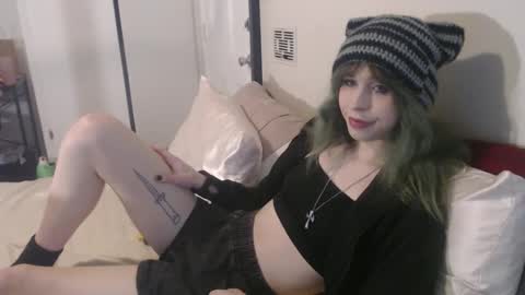 Snapshot of yokaigirl chatting on 12.27.24 Yokai Girl online show from 12.27.24