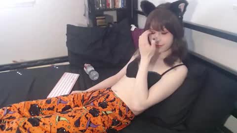 Snapshot of yokaigirl chatting on 10.11.25 Yokai Girl online show from 10.11.25