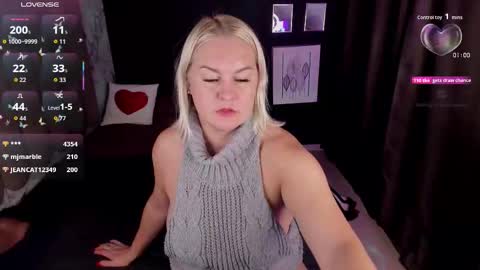 Snapshot of yolanda_kiss chatting on 10.07.25 Yolanda online show from 10.07.25