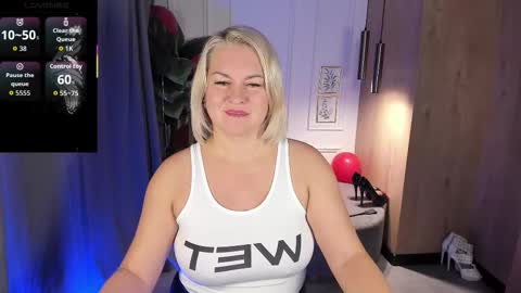 Snapshot of yolanda_kiss chatting on 11.03.25 Yolanda online show from 11.03.25