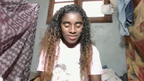 yolandrina05 online show from 09.18.25