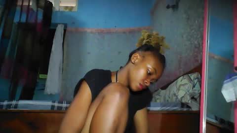 yolandrina05 online show from 12.05.25