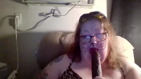 yomoopy online show from 10.31.25