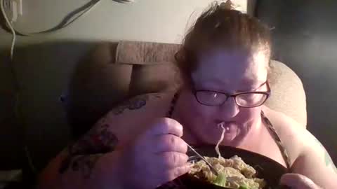 yomoopy online show from 04.01.26