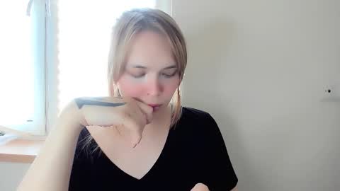 yomoyoo online show from 02.14.25