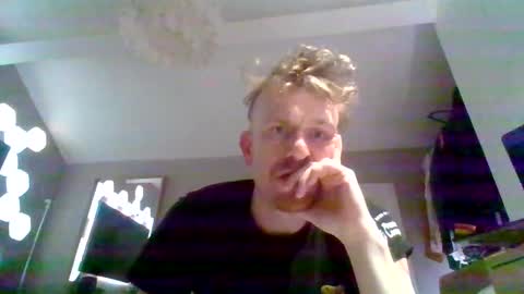 Snapshot of yoshiyoshi69 chatting on 03.20.26 yoshiyoshi69 online show from 03.20.26
