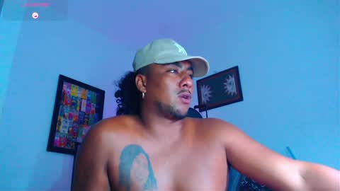 Snapshot of yosoy_enzo2020 chatting on 04.21.26 Enzo online show from 04.21.26