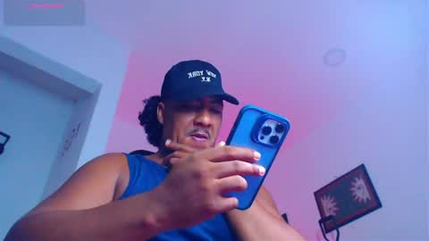 Snapshot of yosoy_enzo2020 chatting on 04.28.26 Enzo online show from 04.28.26