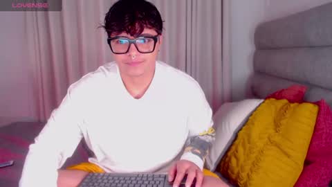 Snapshot of yossefmout chatting on 06.10.26 Yossef online show from 06.10.26