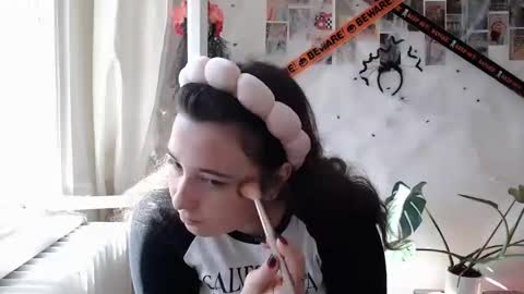 Aurora online show from 10.03.25