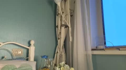 Snapshot of you_desire chatting on 02.04.25 Liliya online show from 02.04.25