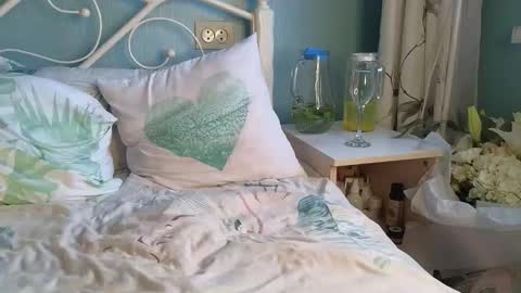 Snapshot of you_desire chatting on 10.03.25 Liliya online show from 10.03.25