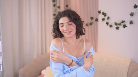 Elizabeth brunette -- Darline blonde  online show from 12.07.24