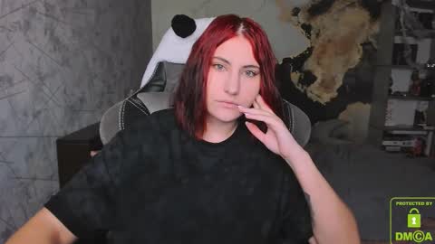 Snapshot of you_lika chatting on 10.25.25 Lika online show from 10.25.25