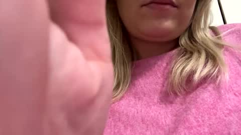 Snapshot of you_love_melisa chatting on 12.19.24 private on 18 per minute start private 500 tokensOnlyfans online show from 12.19.24