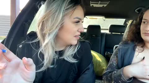 Snapshot of you_love_melisa chatting on 01.23.25 private on 18 per minute start private 500 tokensOnlyfans online show from 01.23.25