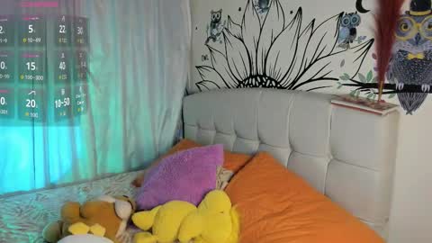 Snapshot of your_beck chatting on 10.13.25 mia3 online show from 10.13.25