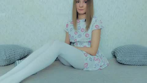 Lily online show from 01.17.25
