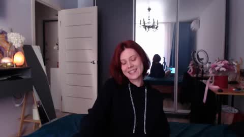 Snapshot of your_corvus chatting on 10.01.25 your_corvus online show from 10.01.25