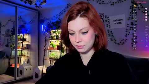 Snapshot of your_corvus chatting on 11.10.25 your_corvus online show from 11.10.25