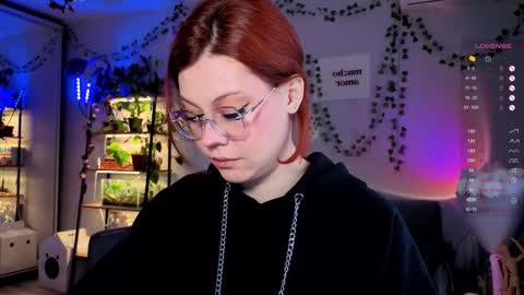 Snapshot of your_corvus chatting on 11.11.25 your_corvus online show from 11.11.25