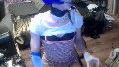 Taylor Tash online show from 12.04.24