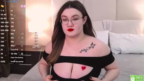 Snapshot of your_dream_nancy chatting on 01.25.25 Nancy online show from 01.25.25