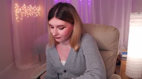 Snapshot of your_freya chatting on 12.28.24 Freya online show from 12.28.24