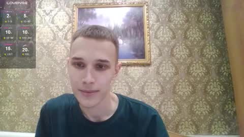 Snapshot of your_honeyy chatting on 10.27.25 Mark online show from 10.27.25