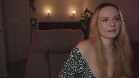 Snapshot of your_kat chatting on 11.10.25 Katherine online show from 11.10.25