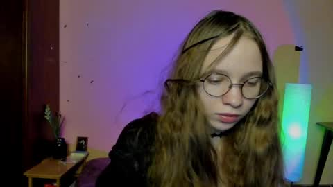 Snapshot of your_leslie chatting on 03.30.26 Leslie online show from 03.30.26