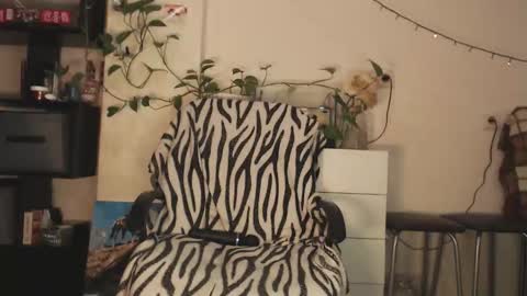 Viky online show from 12.17.25