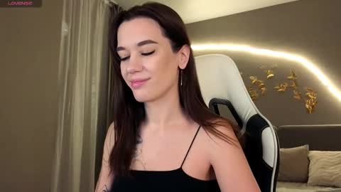 Snapshot of your_misstress chatting on 11.06.25 Jessica Loyd online show from 11.06.25