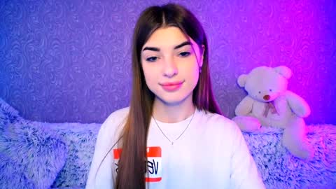 Snapshot of your_moon18 chatting on 12.14.24 Zarina online show from 12.14.24